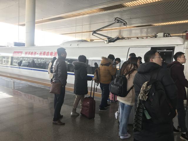 营销推荐：大品牌都在抢占高铁广告，，，，，，华为、格力、旭派、公共？？？