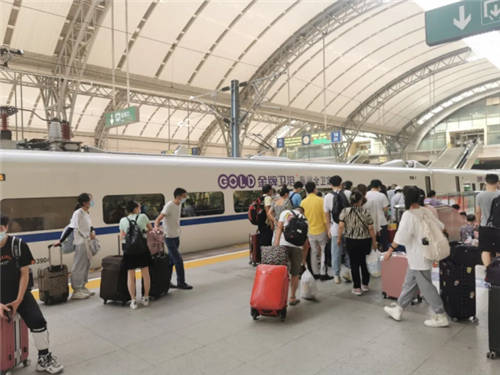 金牌卫浴高铁广告又“火”了，，，新投放多条高铁线路。。。。。。
