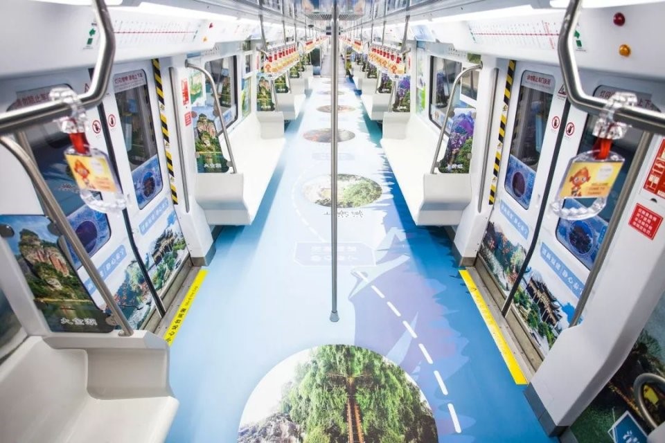 地铁广告有什么优势？？？？？北京地铁拉手广告几多钱一个月？？？？？